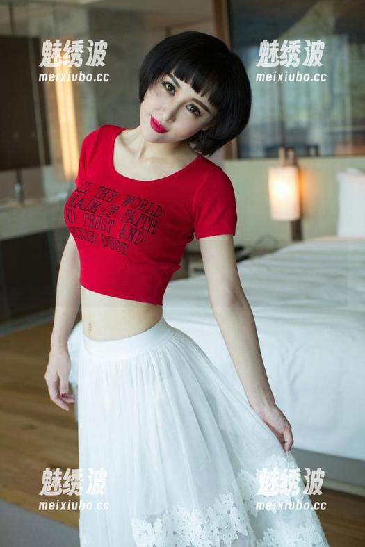 尤果网 - 信悦儿的浴室奇遇记：私拍与写真的混搭风