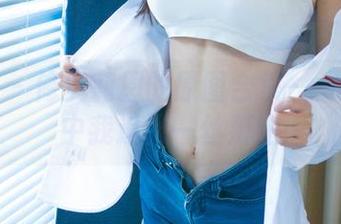 尤果网 – 修女莉恩的原图合集——在烛光中我透出一丝叛逆