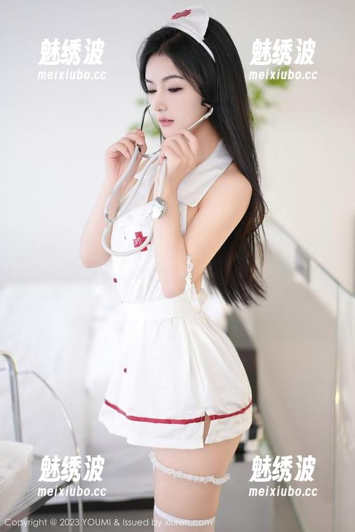 尤蜜荟-周妍希 尤蜜荟 - 把黑丝穿得如此“学术”,周妍希的图库果然够特别。