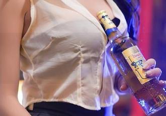 尤蜜荟 – 尤妮丝的私房牛仔裤，难不成每条都是为了勾引我而设计？