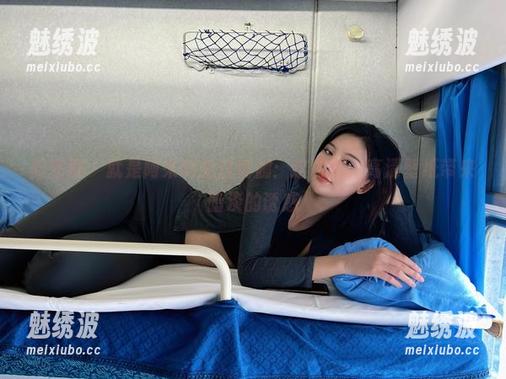 微密圈 - 就是阿朱啊的白瑜伽：这夜晚，高清壁纸带来暗淡的诱惑