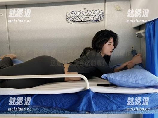 微密圈 - 正在加载……就是阿朱啊的最新校服作品集，这是我也想尝试的呢！
