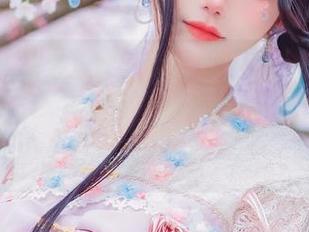 所以你觉得彩芸_Nebula的照片美图值得留念吗？只能说，爱野美奈子换了个姿势那天。