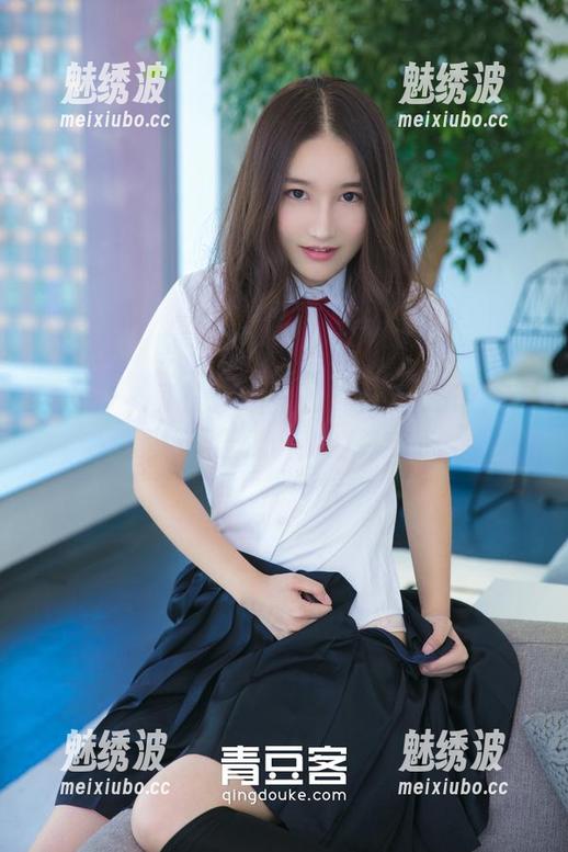 推女神 - 莫雅淇：一位护士的图册诗，字里行间显而易见的俏皮。