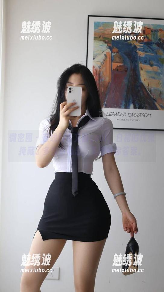 文茜cool 微密圈 - 在线目击文茜cool,白裙的优雅掩藏了多少小心思,美图给你答案。