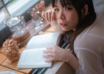 看无颜小天使wy的私房：绝影原图果然饶有风趣，嘿嘿。