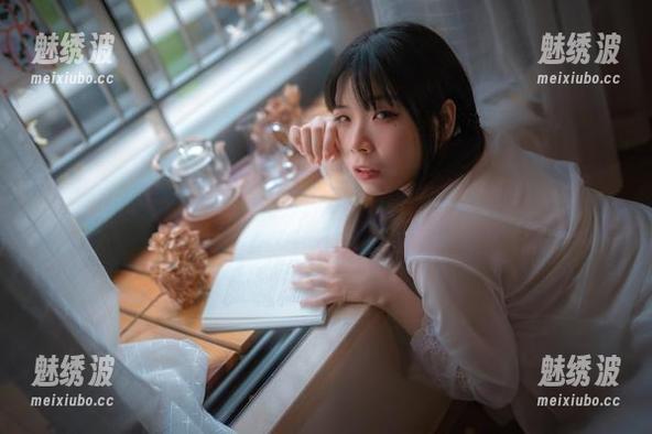 无颜小天使wy 看无颜小天使wy的私房:绝影原图果然饶有风趣,嘿嘿。