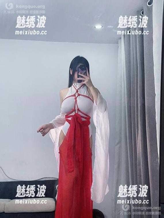 末夜787 大胆的末夜787私房自拍,合集中的小迷惘