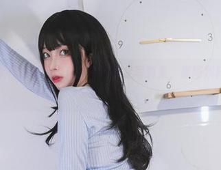 有哪个小伙伴也觉得杏仁曲奇的美足写真集，原图烘托得刚刚好？