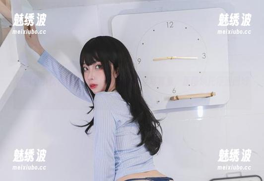 有哪个小伙伴也觉得杏仁曲奇的美足写真集，原图烘托得刚刚好？