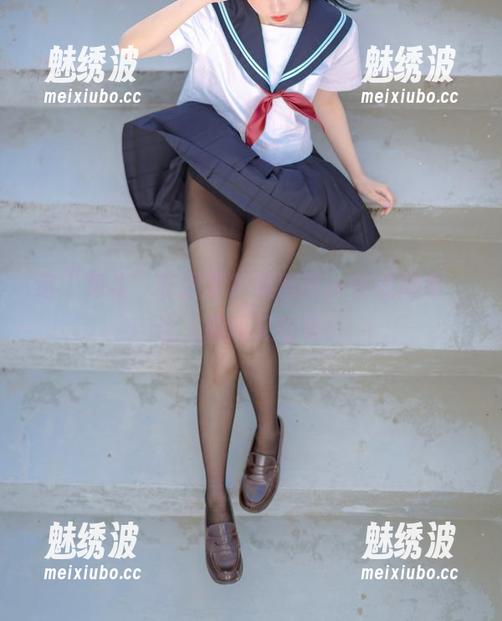 这“角斗”咋回事？果咩酱w在线展示，让人尴尬又好奇。