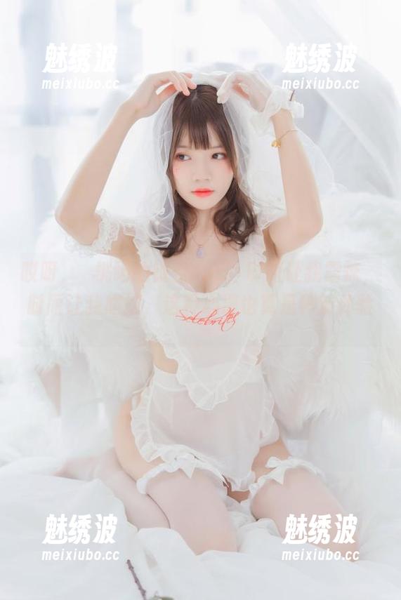 桜桃喵 哎呀,桜桃喵的镂空cos,时而让我震惊,时而让我尴尬,这种心理也算是种新体验。