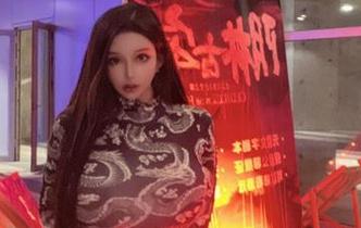 微密圈 – 梦露veronica的牛仔裤，最新分享！拍个照仿佛离时装周只有一步之遥