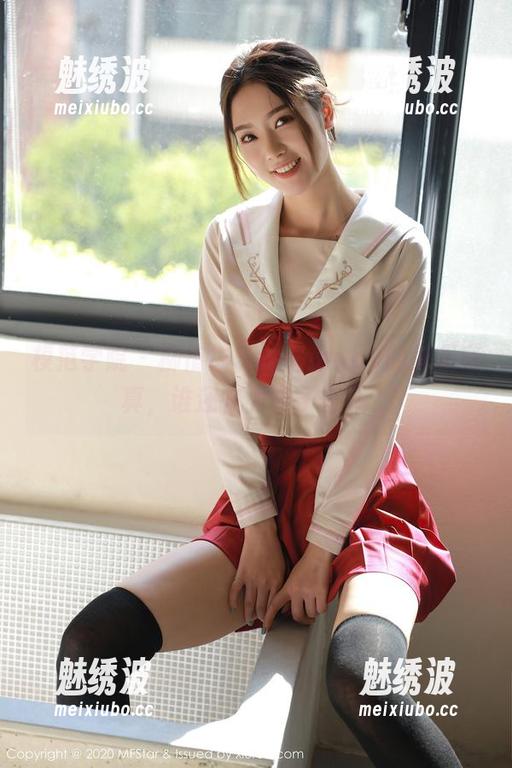 模范学院 - 柳侑绮Sevenbaby的美足写真，谁还在为鞋子奋斗？