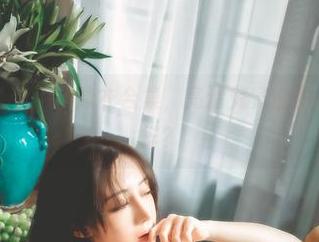 竟然是樱晚gigi的泳衣合集，高清究竟能拍得出几个花样？