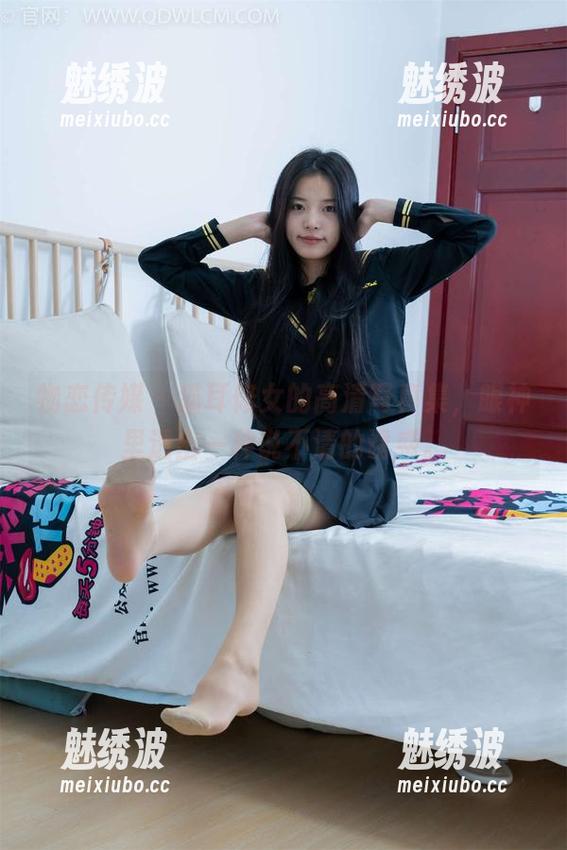 物恋传媒-猫耳 物恋传媒 - 猫耳修女的高清写真集,眼神里透出一种说不清的诱惑。