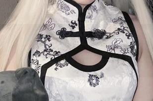 特软儿Sona和她的红裙私拍合集，看到一半脑海中飘出一些奇怪的想法。