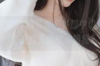 不停在白银81的写真和美脚中切换，这会不会是我工作的小错觉？