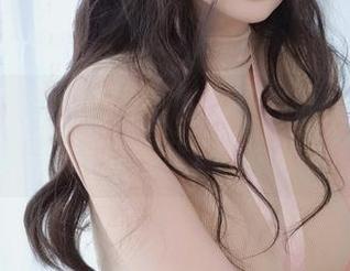在白银81的皇家吸血鬼美图合集里，死活也得保持优雅才行！