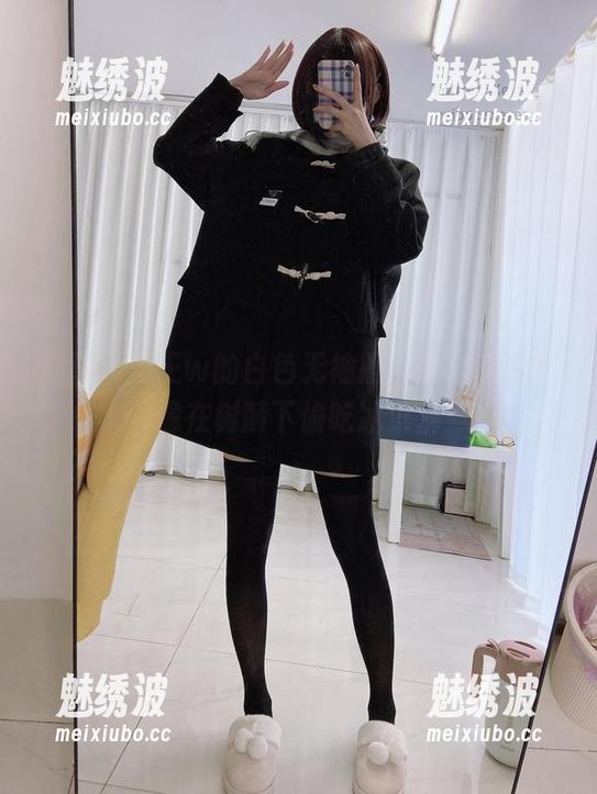 眼酱大魔王w的白色无袖照片集，感觉真像在树荫下偷吃冰淇淋