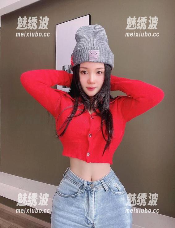 微密圈 - 禅雨儿Lynne在线，图集里的蕾丝就像小萝卜一样调皮，别被误导啦！