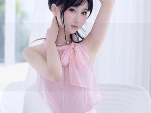秀人网 – 精选Egg尤妮丝居家写真：油毡拖鞋和慢慢光顾的下午，看到这些我也想宅在家里了！