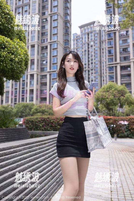 秀人网 - 在线浏览丽影，凌希儿的职业装美图让人眼前一亮。