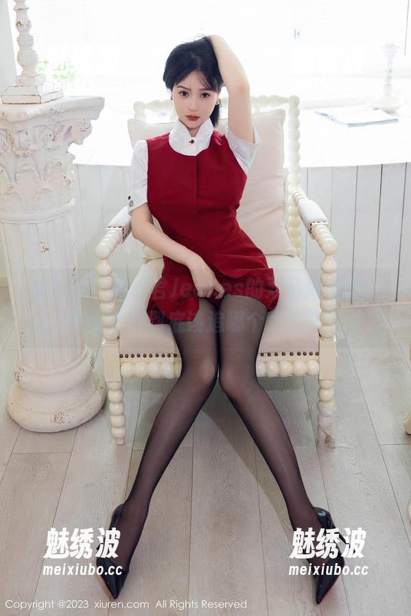 秀人网-卓君Jeanes 秀人网 - 看卓君Jeanes的双马尾套图,突然觉得到底该追哪个发型呢?
