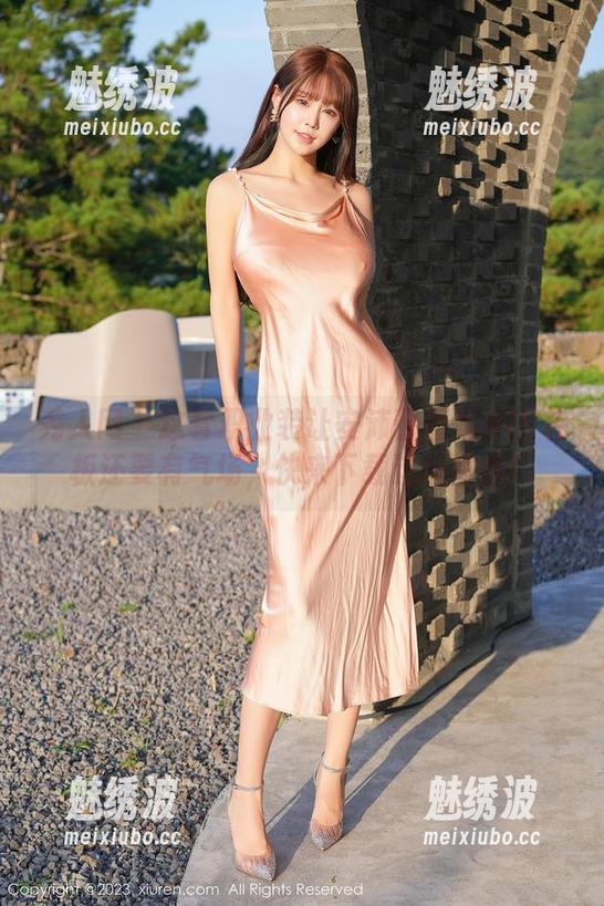 秀人网-安沛蕾 秀人网 - 这套职业装让安沛蕾看起来比老板还要有气场,快来下载这组图集!