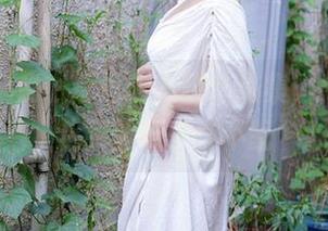 秀人网 – 是小逗逗的美脚作品集，突然觉得我买的鞋子都不配