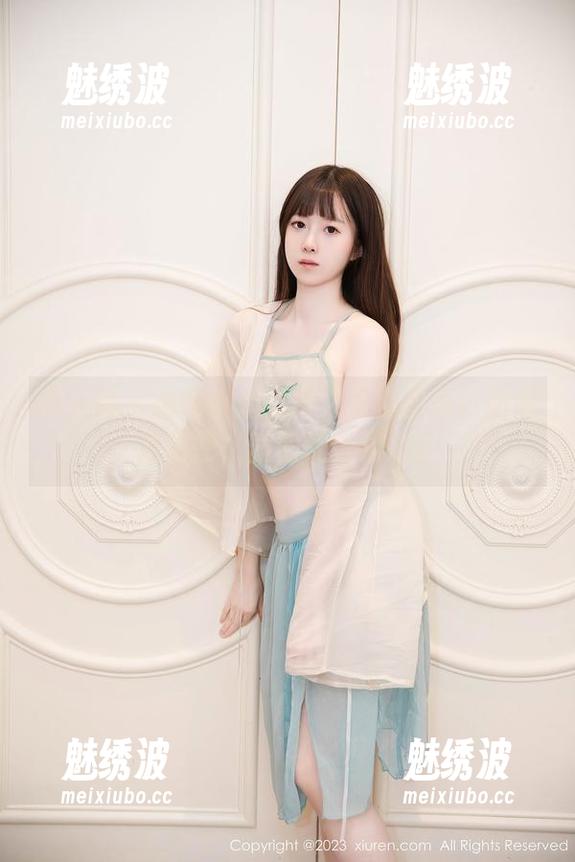 秀人网-柚柚小奶瓶 秀人网 - 柚柚小奶瓶撩人写真图包:明明是秘密,偏偏让人猜心。