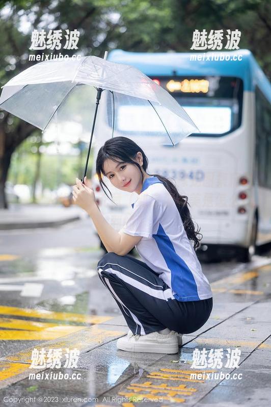 秀人网-黄歆苑 秀人网 - 黄歆苑的脚尖——裸足图集精选,让人想一探究竟(到底那么美是怎么做到的)。