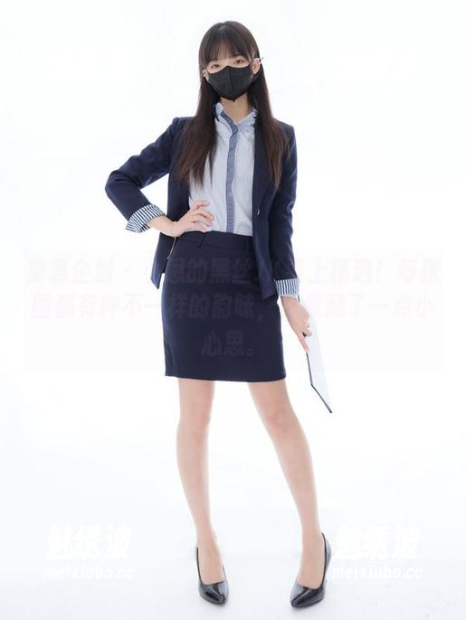 紧急企划 - 小恩的黑丝JK要上精选！每张图都有种不一样的韵味，就像藏了一点小心思。