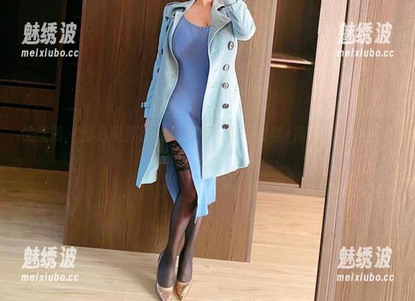 紫色哒豚豚 微密圈 - 紫色哒豚豚现场演绎:吊带黑丝+高清,这组合真绝了!