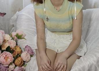 绮梦摄影 – 邻家女孩变女王，小艺在线资源实在太可爱，不得不сопротивляться。