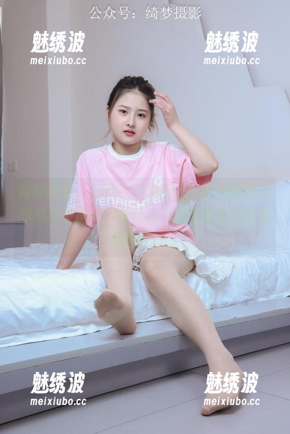绮梦摄影 - 苏欣，你逼我了！这无修无水印的高清图集，是让人不禁想多看几眼的那种设计。
