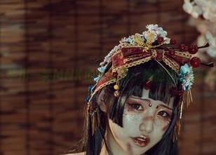 全集来袭！芊川一笑MNK的小红帽：她的森林探险有多离谱？