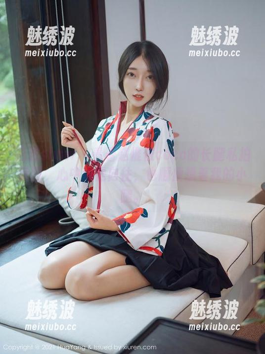 花漾show - 看着赵惟依coco的长腿私拍美图，心中满是向往，也顺便想着我的小腿。