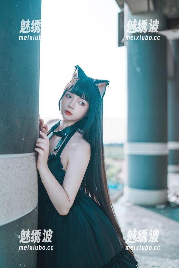 落落Raku的修女翻车现场：cos更新，让人捧腹跌落。
