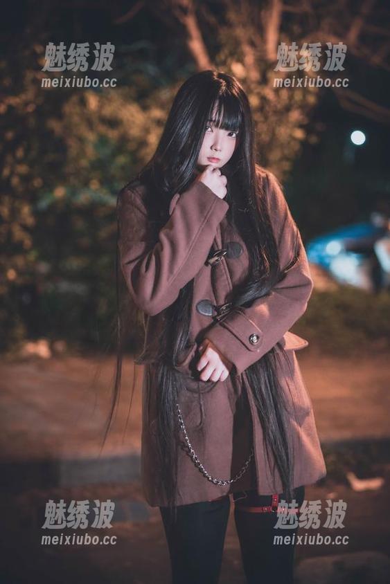 落落Raku 落落Raku的全套体操服:看她如何颠覆传统优雅!