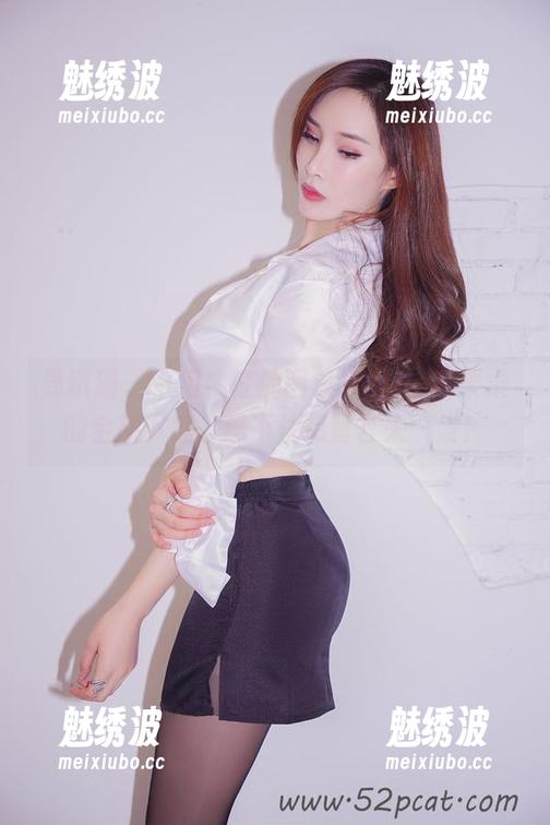 轰趴猫 - 一组牛仔裤图集，Ellie艾栗栗的全新下载，忍不住想留言来一发！