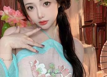 用无圣光的方式记录下雯妹不讲道理，秘书气质尽显，原图不装逼！
