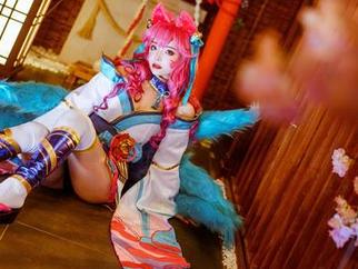 雯妹不讲道理化身女巫，最新cos让我想起了那个老魔法师