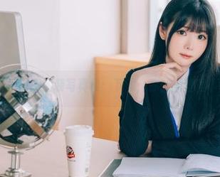 霜月shimo职业装写真集：下载，你的隔壁同事会妒忌