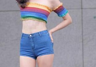 魔镜街拍 – 寒风中的极品肉丝圣诞美人，婷婷的写真作品，再冷也不怕！
